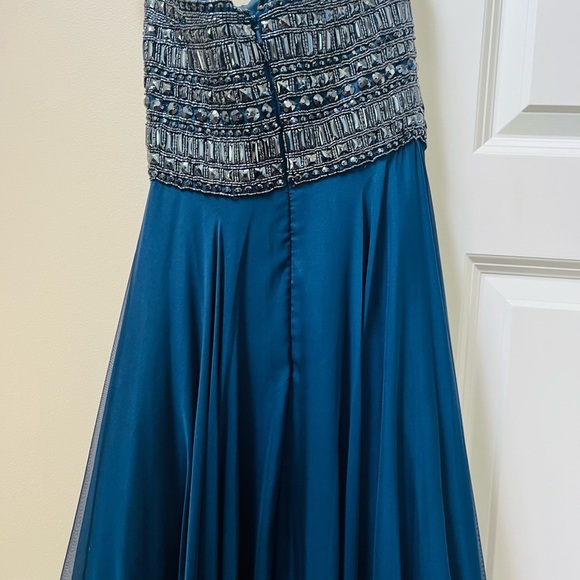 Sherri Hill Elegant Navy beaded Gown size 00 - Picture 11 of 12